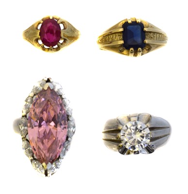 Lot 90 - A selection of gem set rings