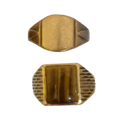 Lot 84 - Two 9ct gold signet rings
