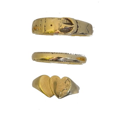 Lot 88 - Three 9ct gold band rings