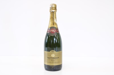 Lot 40 - Champagne Taittinger Brut Millesime Vintage 1982