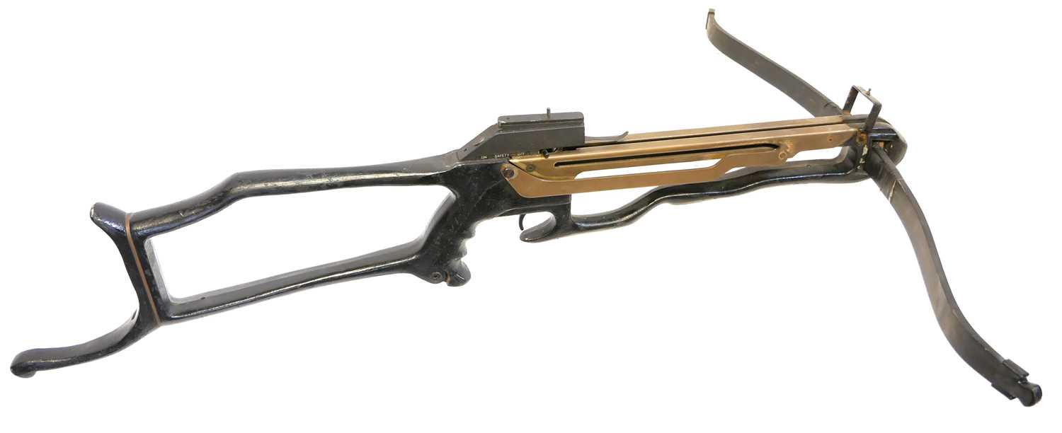 Lot 246 - Barnett Comando crossbow and six bolts. THIS...
