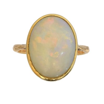 Lot 118 - An opal single stone ring.
