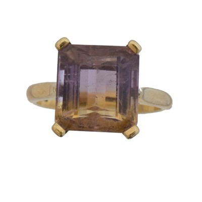 Lot 151 - A 9ct gold ametrine single stone ring.