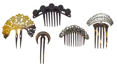 Lot 176 - A selection of Victorian and later hair combs.