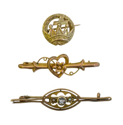 Lot 5 - Three early 20th century brooches.