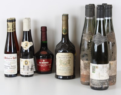 Lot 25 - 33 mixed bottles (including half bottles)