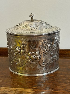 Lot 13 - A selection of silver.