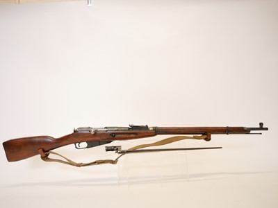 Lot 275 - Russian Mosin Nagant m.91/30 7.62x54R bolt...