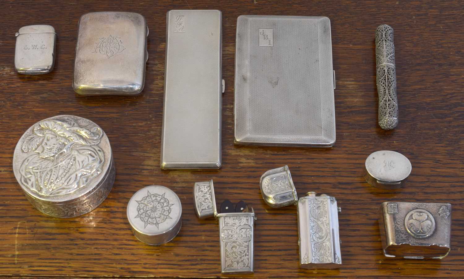 Lot 18 - A selection of silver and white metal items.