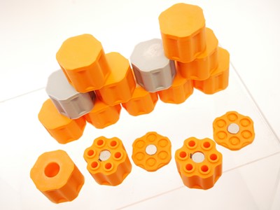 Lot 507 - Fourteen 3D printed Westlake revolver speed...