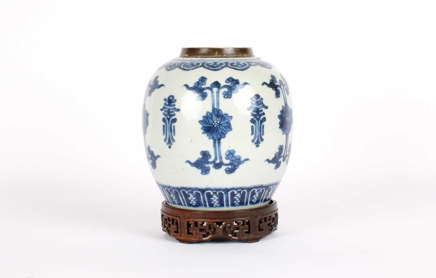 Lot 86 - A Chinese Kangxi Period Blue and White Ginger Jar