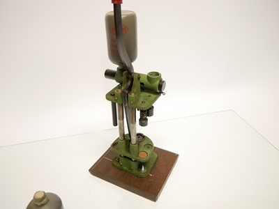 Lot 475 - Redding shotgun reloading press, with base...