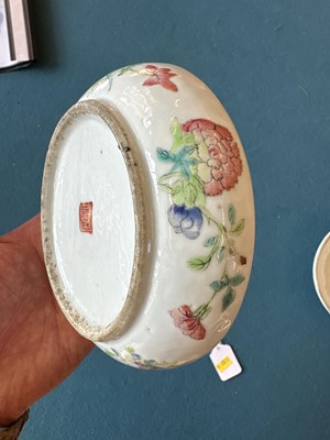 Lot 1 - A Chinese Straits Export Sweetmeat Dish and Cover