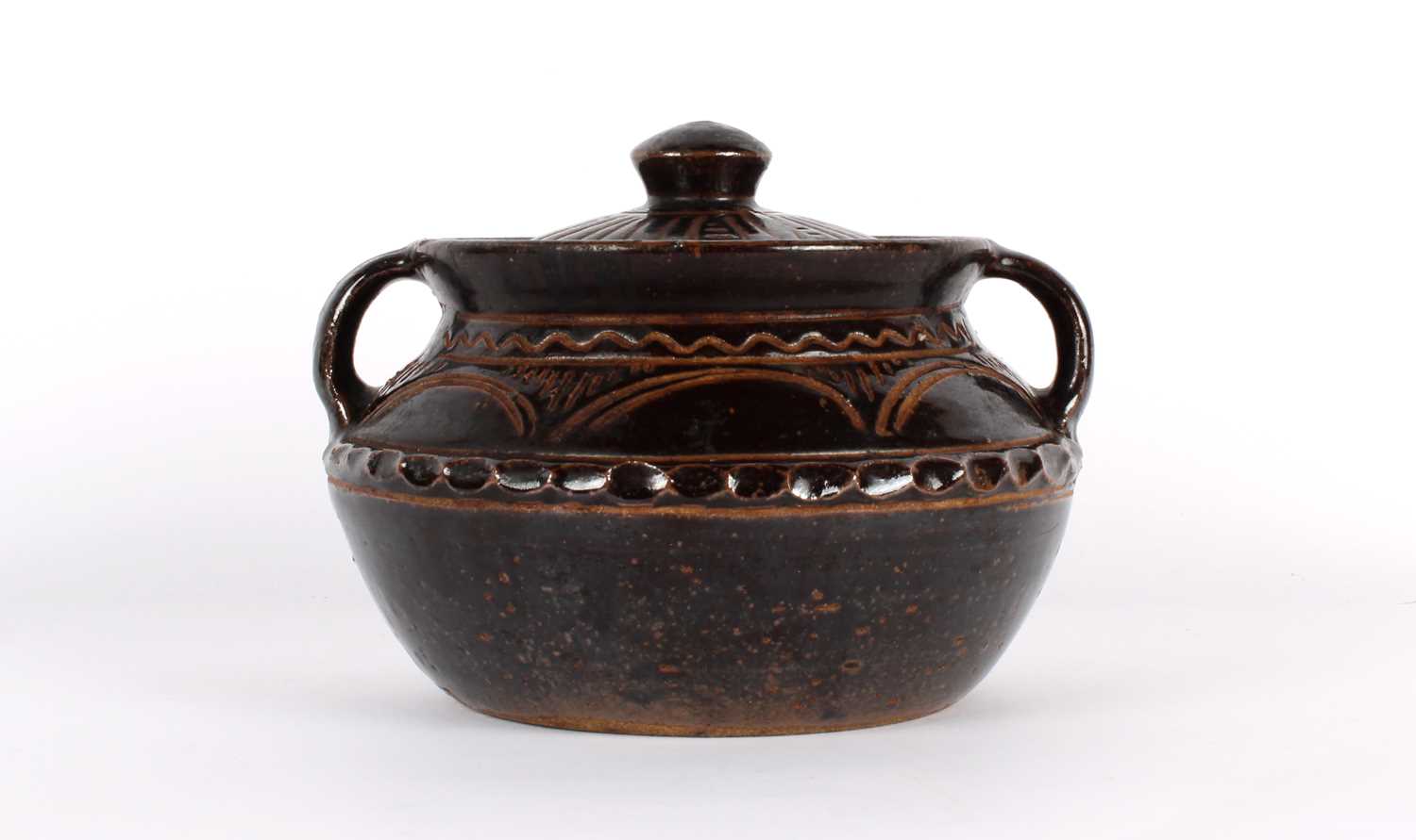 Lot 40 - Mark Hewitt (British 1955-) for Wenford Bridge Pottery