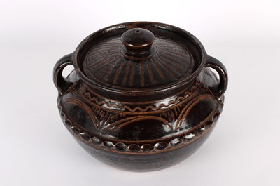 Lot 40 - Mark Hewitt (British 1955-) for Wenford Bridge Pottery