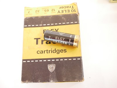 Lot 555 - Vintage and collectable shotgun ammunition, to...