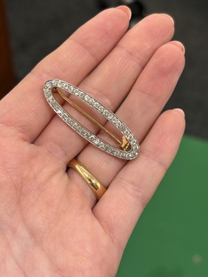 Lot 1 - An early 20th century diamond brooch.
