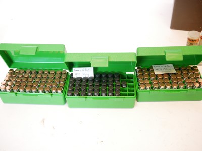 Lot 585 - .32-40 reloading tools and components, to...