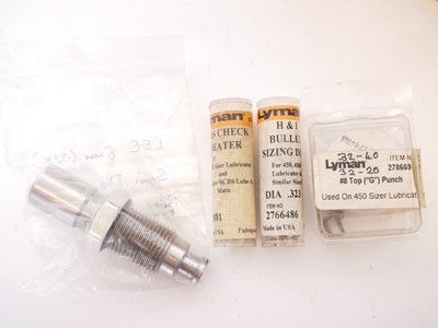 Lot 585 - .32-40 reloading tools and components, to...