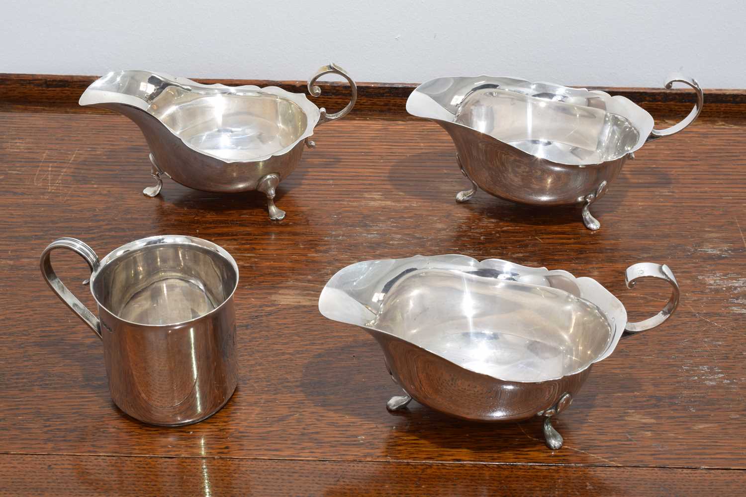Lot 72 - A selection of silver.