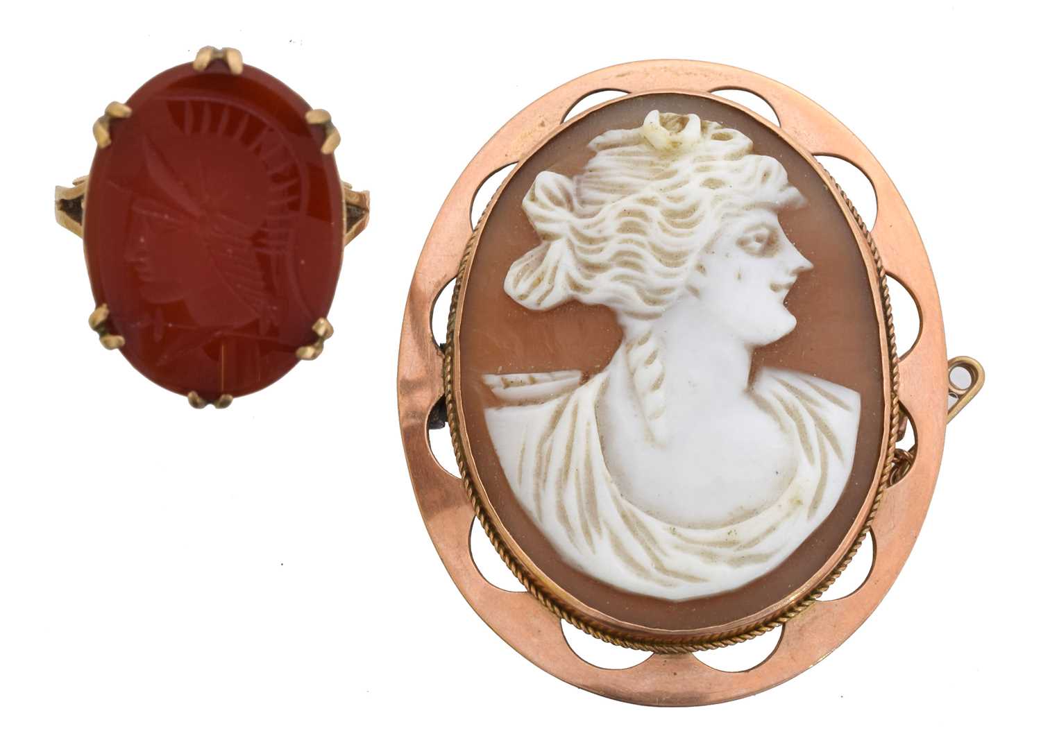Lot 6 - A cameo brooch.