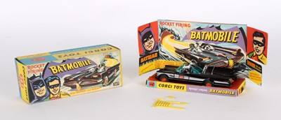 Lot 263 - A Corgi Toys 267 "Rocket Firing Batmobile'" Diecast Model