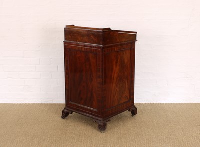 Lot 186 - A Good Early-Mid 19th Century Irish Mahogany Davenport by Mack, Williams & Gibton of Dublin