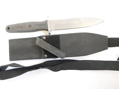Lot 126 - Collection of survival knives, to include an...