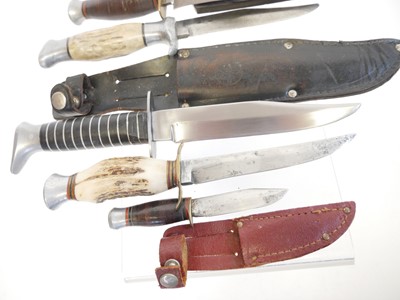 Lot 135 - Five hunting / outdoors knives, four with...