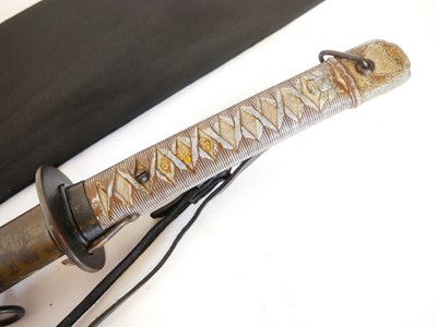 Lot 102 - Japanese Type 95 NCO Katana, second variation,...