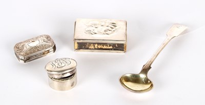 Lot 25 - A Group of Small Hallmarked Silver