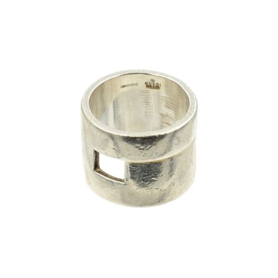 Lot A sterling silver Gucci G ring