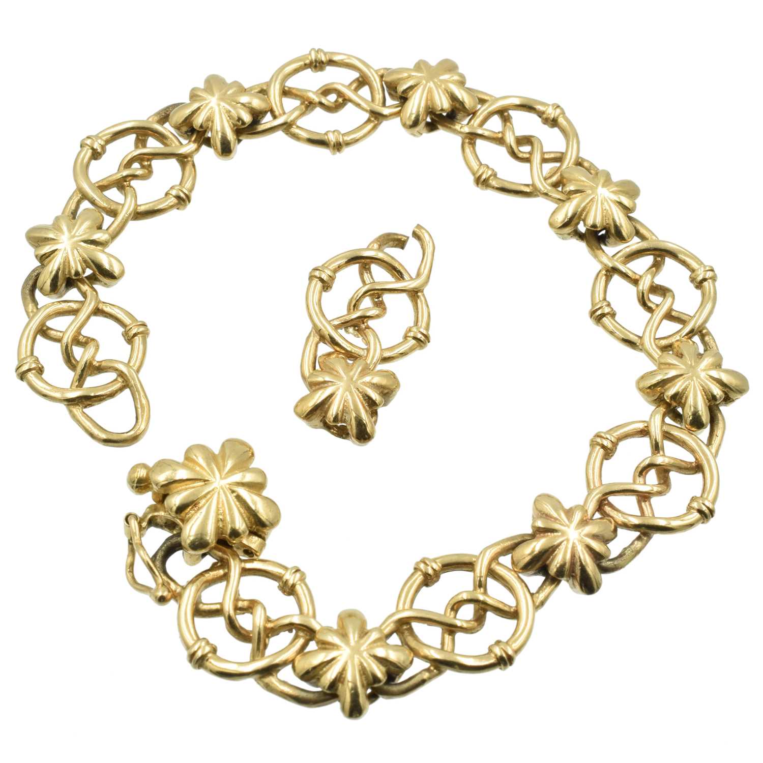 Lot 26 - A 9ct gold Celtic knot bracelet