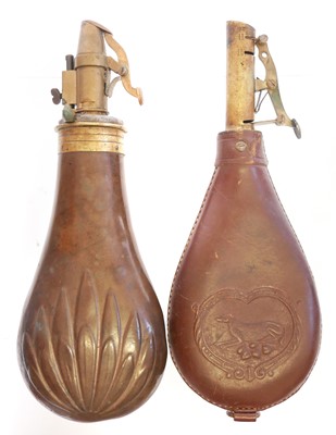 Lot Sykes patent powder flask, fitted with a...