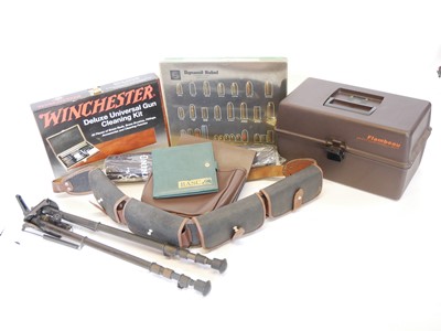 Lot 435 - Collection of gun equipment, to include a...