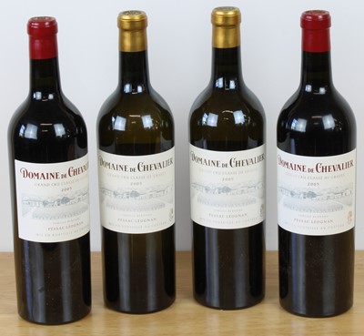 Lot 33 - 4 bottles Lot Domaine de Chevalier Rouge & Blanc Crus Classes Pessac-Leognan