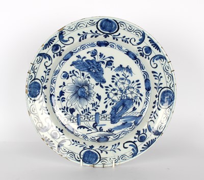 Lot 76 - An 18th Century English Delft Charger