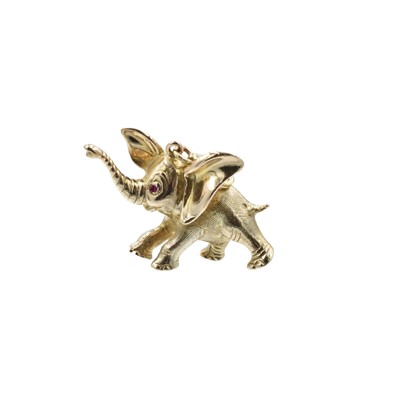 Lot A 9ct gold elephant pendant