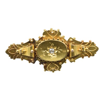 Lot 219 - A 15ct gold Victorian ornate brooch