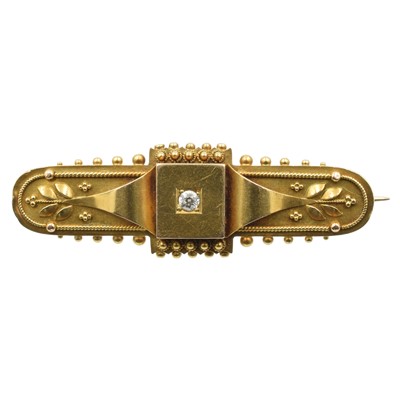 Lot 14 - A Victorian 15ct gold bar brooch