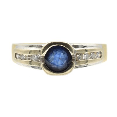 Lot 38 - A vintage sapphire and diamond ring, set in 18ct gold