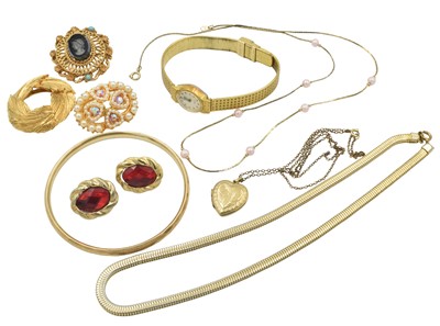 Lot 210 - Selection of costume jewellery