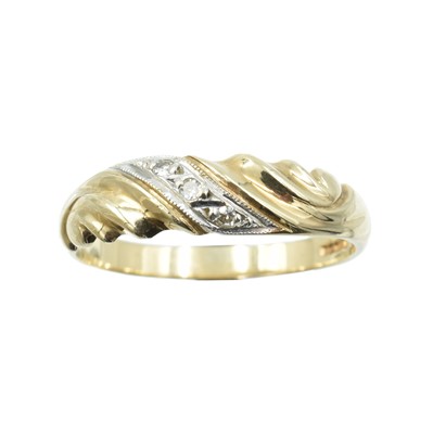 Lot 113 - A vintage two-tone 9ct gold and diamond "croissant" style ring