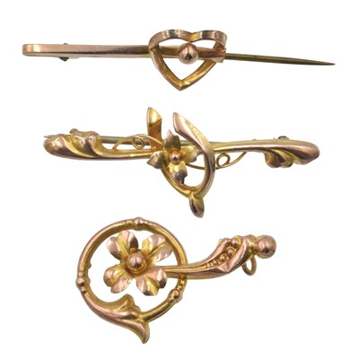 Lot 21 - A selection of damaged 9ct gold pieces