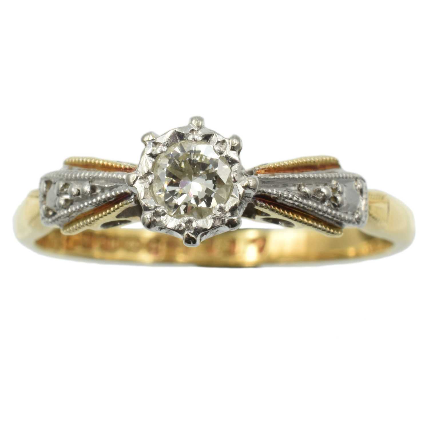 Lot 131 - An 18ct gold and diamond solitaire ring