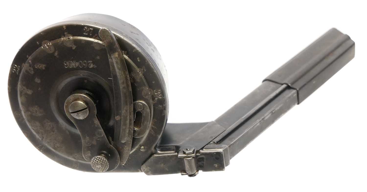 Lot Artillery Luger 32 round snail drum, numbered...