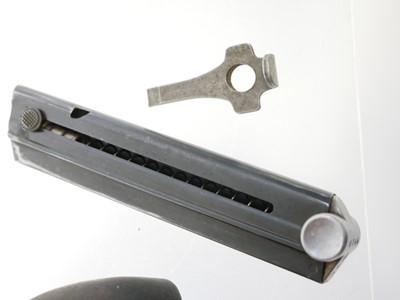 Lot WWII Luger PO8 Luger holster and magazine,...