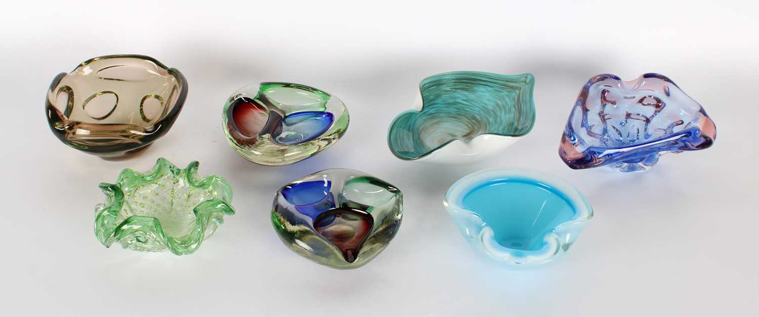 Lot 27 - Collection of Mid-Century Art Glass Bowls