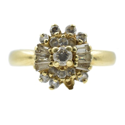 Lot 201 - A diamond cluster ring, set in 18ct gold