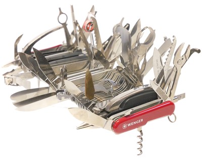 Lot Wenger Giant Swiss Army knife, with eightly...